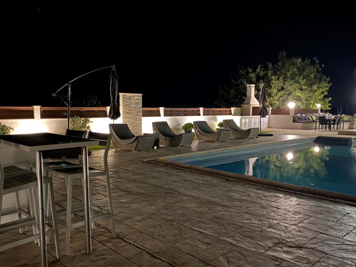 The Belvedere Villa Latchi エクステリア 写真